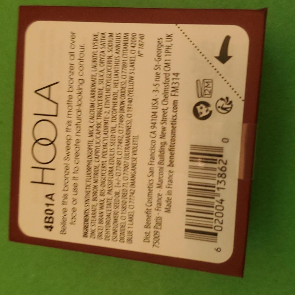 BENEFIT COSMETICS MINI HOOLA Bronzer. BNIB. 2.5 g Net wt. 0.08 oz. - Picture 2 of 2